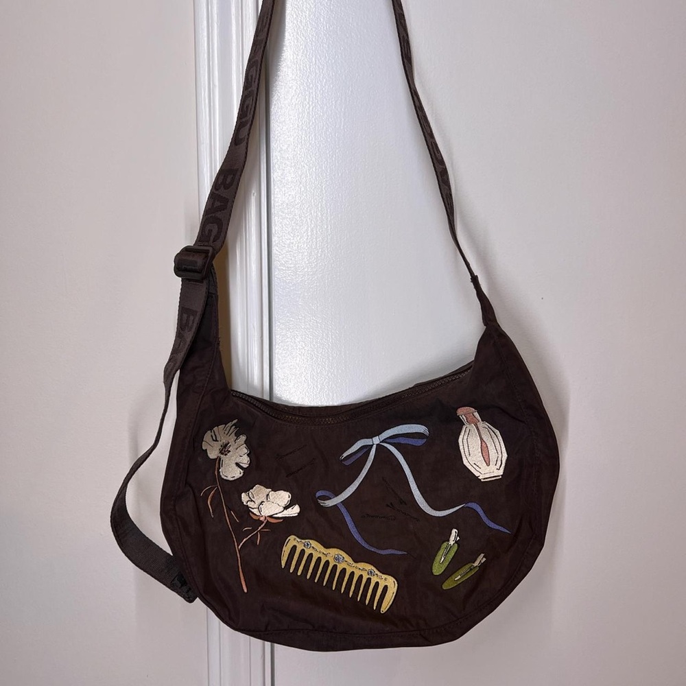 Baggu Embroidered Get Ready With Me Medium Crescent Bag